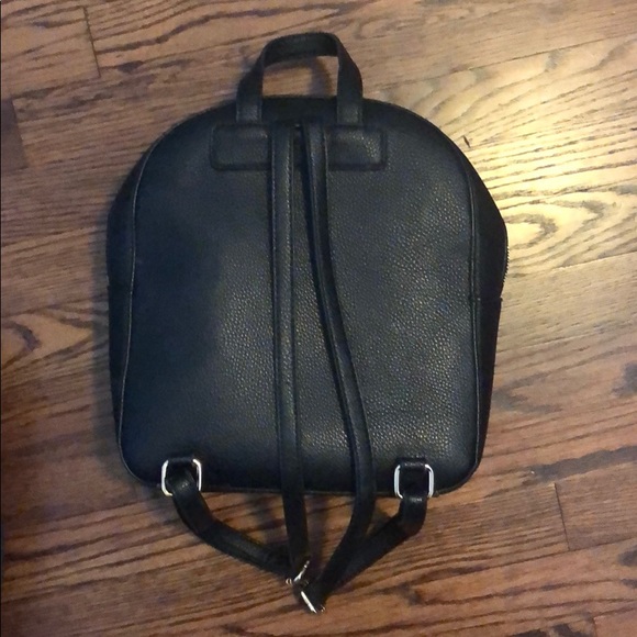 Black backpack - Picture 2 of 5